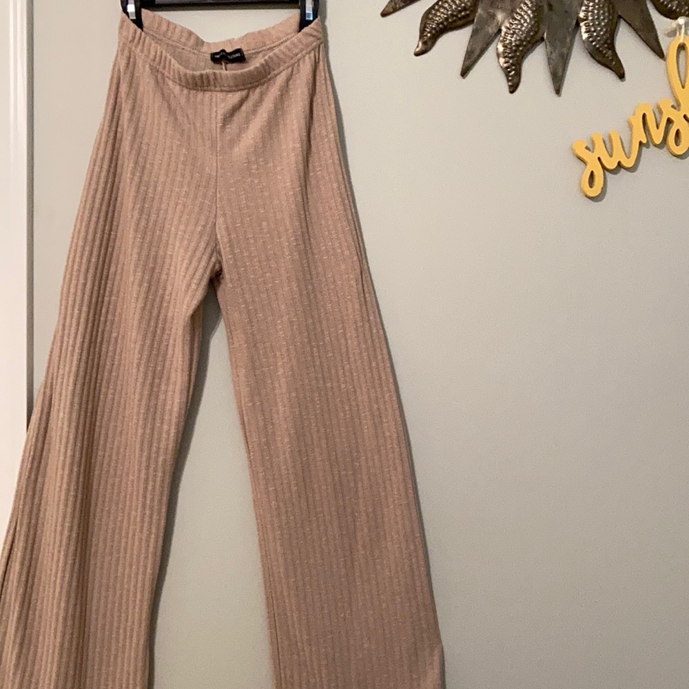 ✨PRETTY LITTLE THING✨ Stretchy Pants